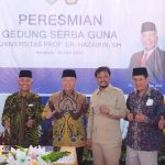 Foto Bersama Usai Peresmian Gedung Serba Guna Unihaz Bengkulu.